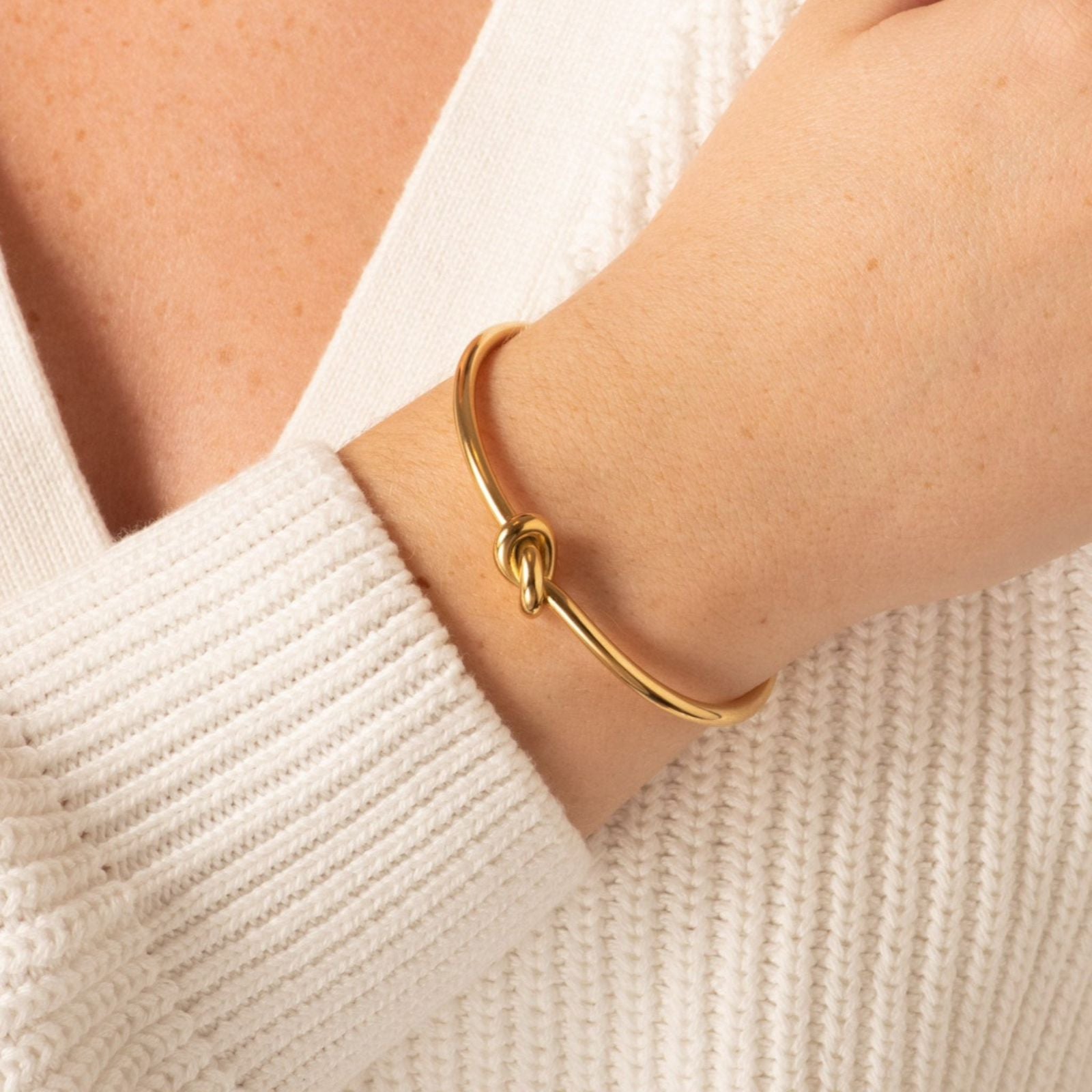 Minimalist Gold Knot Bangle