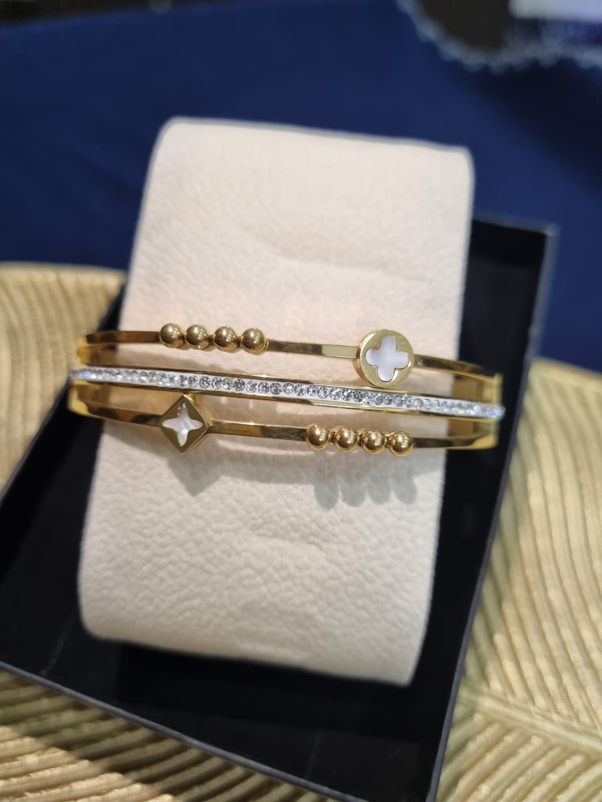 Luxury Gold-Plated Clover & Bead Bangle Bracelet - Durable Stainless Steel Jewelry for Everyday Elegance