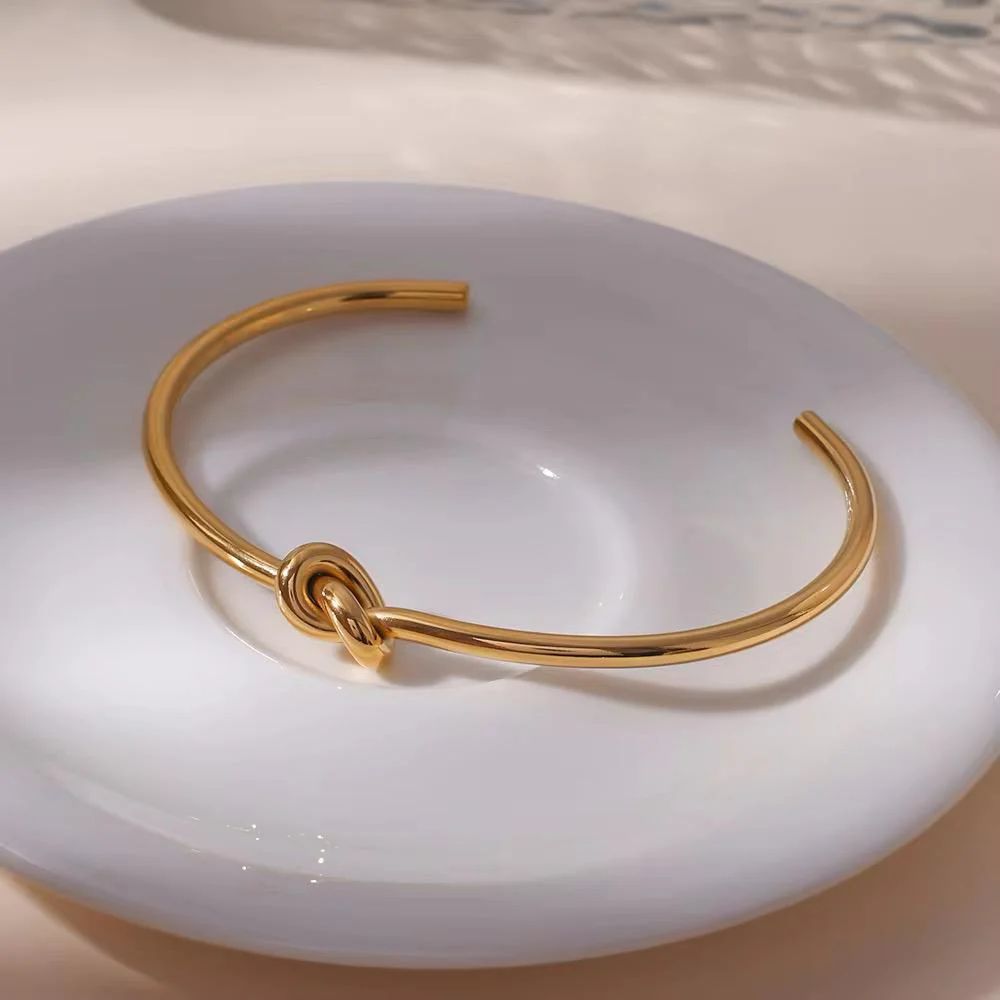 Minimalist Gold Knot Bangle