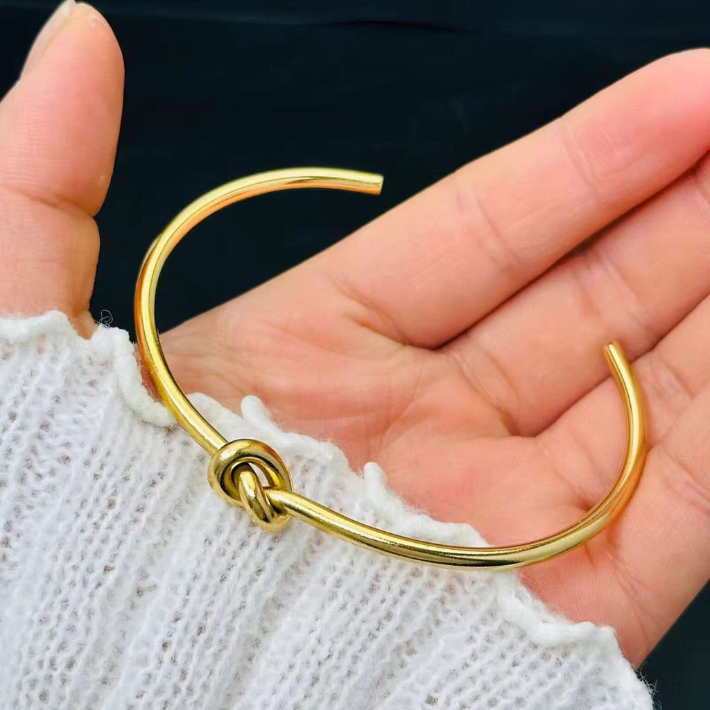 Minimalist Gold Knot Bangle